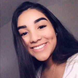 Meet your Posher, Celeste